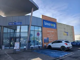 À LOUER   LOCAL COMMERCIAL DE 670 m2   SAINT-AMAND VILLAGES Saint-Amand