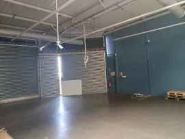 Location À LOUER   LOCAL COMMERCIAL DE 670 m2   SAINT-AMAND VILLAGES