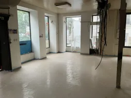 Location Commerce 74.24m² à Saint-Étienne