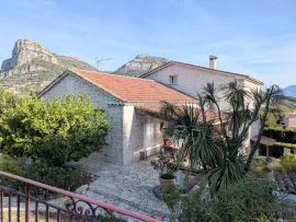 Vente Maison  - 11 pièces  - 248.0 m²