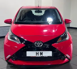 Voiture Toyota Aygo 1.0 VVT-i x-play Hatchback 3dr Petrol Manual Euro 6 (68 ps)