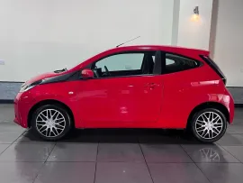 Voiture Toyota Aygo 1.0 VVT-i x-play Hatchback 3dr Petrol Manual Euro 6 (68 ps)