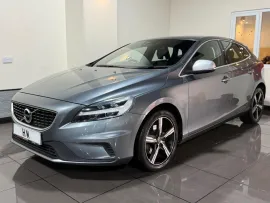 Voiture Volvo V40 2.0 T2 R-Design Nav Plus Hatchback 5dr Petrol Manual Euro 6 (s/s) (122 ps)