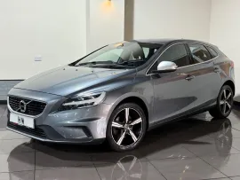 Volvo V40 2.0 T2 R-Design Nav Plus Hatchback 5dr Petrol Manual Euro 6 (s/s) (122 ps) London