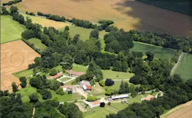 ANCIENNE SEIGNEURIE DU XVIIe CHARENTE-MARITIME 10 HA Surgères