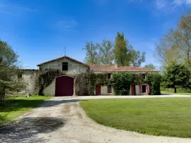 Vente ANCIENNE SEIGNEURIE DU XVIIe CHARENTE-MARITIME 10 HA