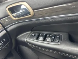 Voiture Jeep Grand Cherokee 3.0 V6 CRD Overland SUV 5dr Diesel Auto 4WD Euro 5 (247 bhp)