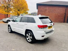 Voiture Jeep Grand Cherokee 3.0 V6 CRD Overland SUV 5dr Diesel Auto 4WD Euro 5 (247 bhp)