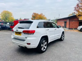 Voiture Jeep Grand Cherokee 3.0 V6 CRD Overland SUV 5dr Diesel Auto 4WD Euro 5 (247 bhp)
