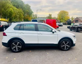 Voiture Volkswagen Tiguan 2.0 TDI SE Navigation SUV 5dr Diesel DSG Euro 6 (s/s) (150 ps)