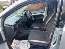 Voiture Volkswagen UP! Hatchback 1.0 High up! (2014/14) Hatchback 5dr
