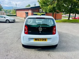Voiture Volkswagen UP! Hatchback 1.0 Move up! (2013/63) 3dr