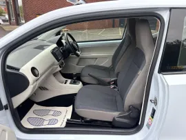 Voiture Volkswagen UP! Hatchback 1.0 Move up! (2012/62) 5dr