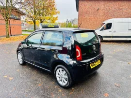 Voiture Volkswagen Hatchback 1.0 High up! (2012/62) 5dr