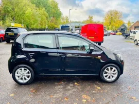 Voiture Volkswagen Hatchback 1.0 High up! (2012/62) 5dr