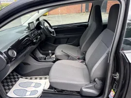 Voiture Volkswagen UP! Hatchback 1.0 High up! (2013/63) 5dr