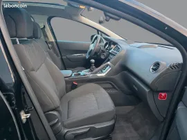 Voiture PEUGEOT 3008 - 1.6 HDi 115 CV ALLURE