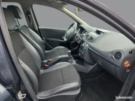 Voiture RENAULT CLIO3 - 1.5 dCi 85 CV EXCEPTION