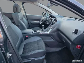 Voiture PEUGEOT 3008 - 1.6 Blue-HDi 120 CV ALLURE - 6 CV