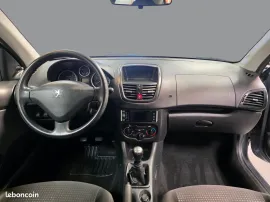 Voiture PEUGEOT 206+ - 1.4 HDi 70 CV URBAN - 4 CV