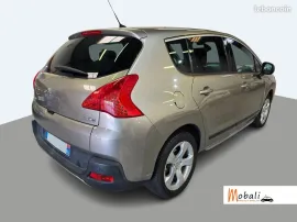 Voiture PEUGEOT 3008 - 1.6 HDi 110 CV PREMIUM PACK - 6 CV