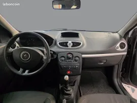Voiture RENAULT CLIO 3 ESTATE - 1.5 dCi 85 CV AUTHENTIQUE - 5 CV