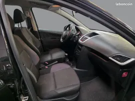 Voiture PEUGEOT 207+ - 1.6 HDi 90 CV PREMIUM - 5 CV