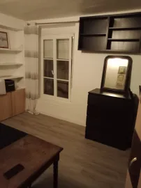 Location Charmant studio dans le 9ème