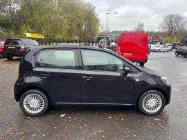 Voiture Volkswagen HIGH UP AUTO MOT 11/26 43K ULEZ 1.0 5dr