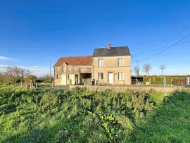 Maison avec potentiel d'agrandissement et grand terrain à 10 Hébécrevon