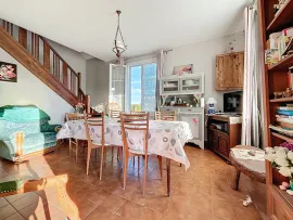 Vente Maison avec potentiel d'agrandissement et grand terrain à 10