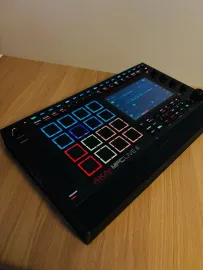 Instruments de musique Akai - MPC Live III