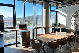 Vente Bureaux aménagés – 320 m² – Disponibilité immédiate à Confluence