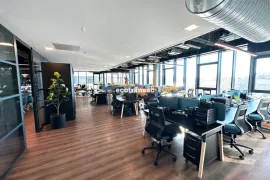 Vente Bureaux aménagés – 320 m² – Disponibilité immédiate à Confluence