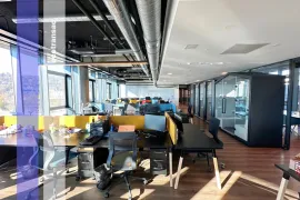 Vente Bureaux aménagés – 320 m² – Disponibilité immédiate à Confluence