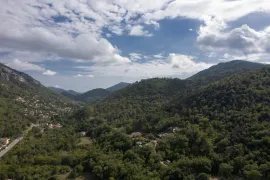 TERRAIN CONSTRUCTIBLE PROCHE DES COMMODITÉS Falicon