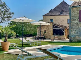 Vente PERIGORD NOIR MANOIR GÎTES CHAMBRES D'HÔTES 27 HA