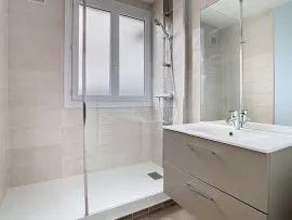 Vente APPARTEMENT T2 DERNIER ETAGE AVEC ASCENSEUR BALCON ET GARAGE