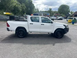 Voiture Toyota Hi-Lux 2.4 D-4D Active Pickup Double Cab 4dr Diesel Manual 4WD Euro 6 (3.5t) (150 ps)