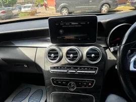 Voiture Mercedes-Benz C-Class 2.1 C220d AMG Line (Premium Plus) Saloon 4dr Diesel 7G-Tronic+ Euro 6 (s/s) (170 ps) MOT 9/26 FSH ULEZ AUTO LEATHER