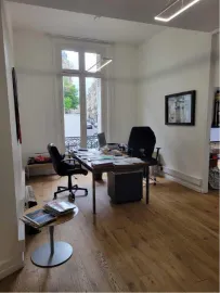 Location Location Entrepôts / Locaux d’activités Paris 75008