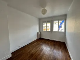 Vente APPARTEMENT 1ER ETAGE EN CENTRE VILLE