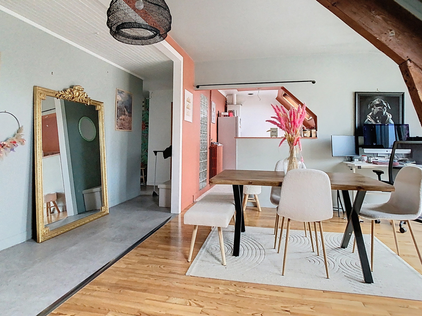 Vente APPARTEMENT DUPLEX AVEC CACHET ET BALCON EN CENTRE VILLE