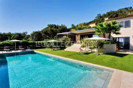 Location de vacances Villa Couronne