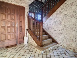 Vente GRANDE MAISON FAMILIALE AVEC SOUS-SOL ET VIE DE PLAIN-PIED