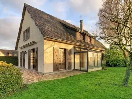 GRANDE MAISON FAMILIALE AVEC SOUS-SOL ET VIE DE PLAIN-PIED Le Mesnil-Rouxelin