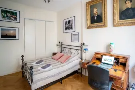 Vente Rue de France Proche carré d'or 4 pieces rénové et meublé