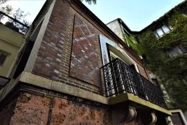 TROCADERO / POMPE – MAISON DE VILLE ATYPIQUE Paris 16e