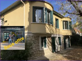 CHARLEVAL Maison T6, 110 m² en R+1 , garage Charleval