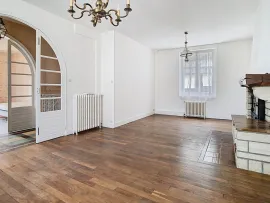 Vente MAISON DE CARACTERE AVEC DEPENDANCE PROCHE COMMERCES
